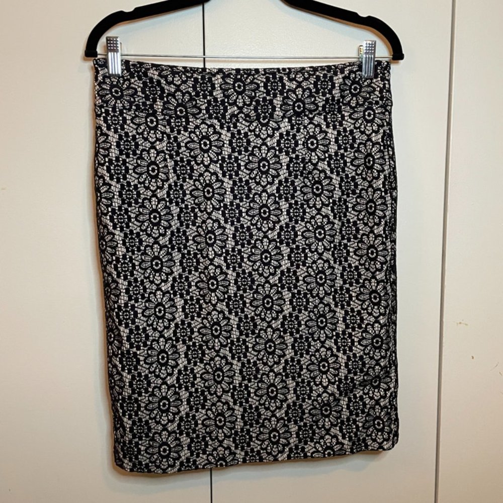 Banana Republic Navy Floral Lace Pencil Skirt